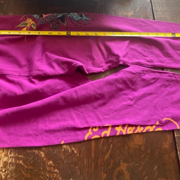 ‘ED HARDY ‘ LEGGINGS /CAPRIS . SIZE SMALL . BRAND NEW NEVER USED NO TAGS - Picture 5 of 7
